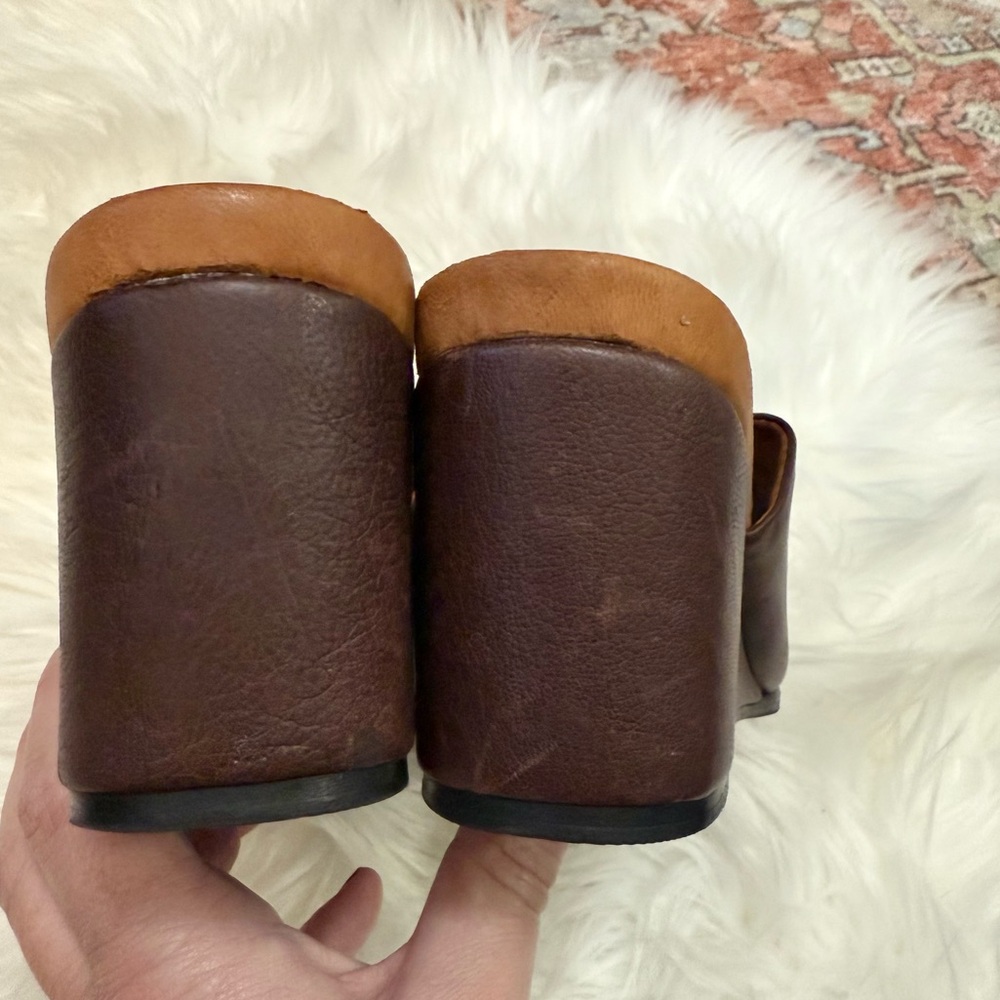 Gentle Souls ‘Gabe-Olicious’ Leather Wedge Slides - Picture 5 of 8